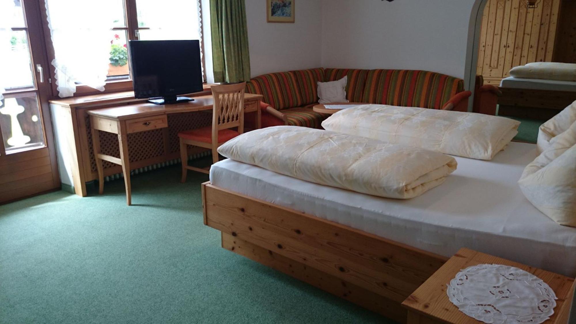 Zum Schweizerbartl Motel Garmisch-Partenkirchen Ruang foto