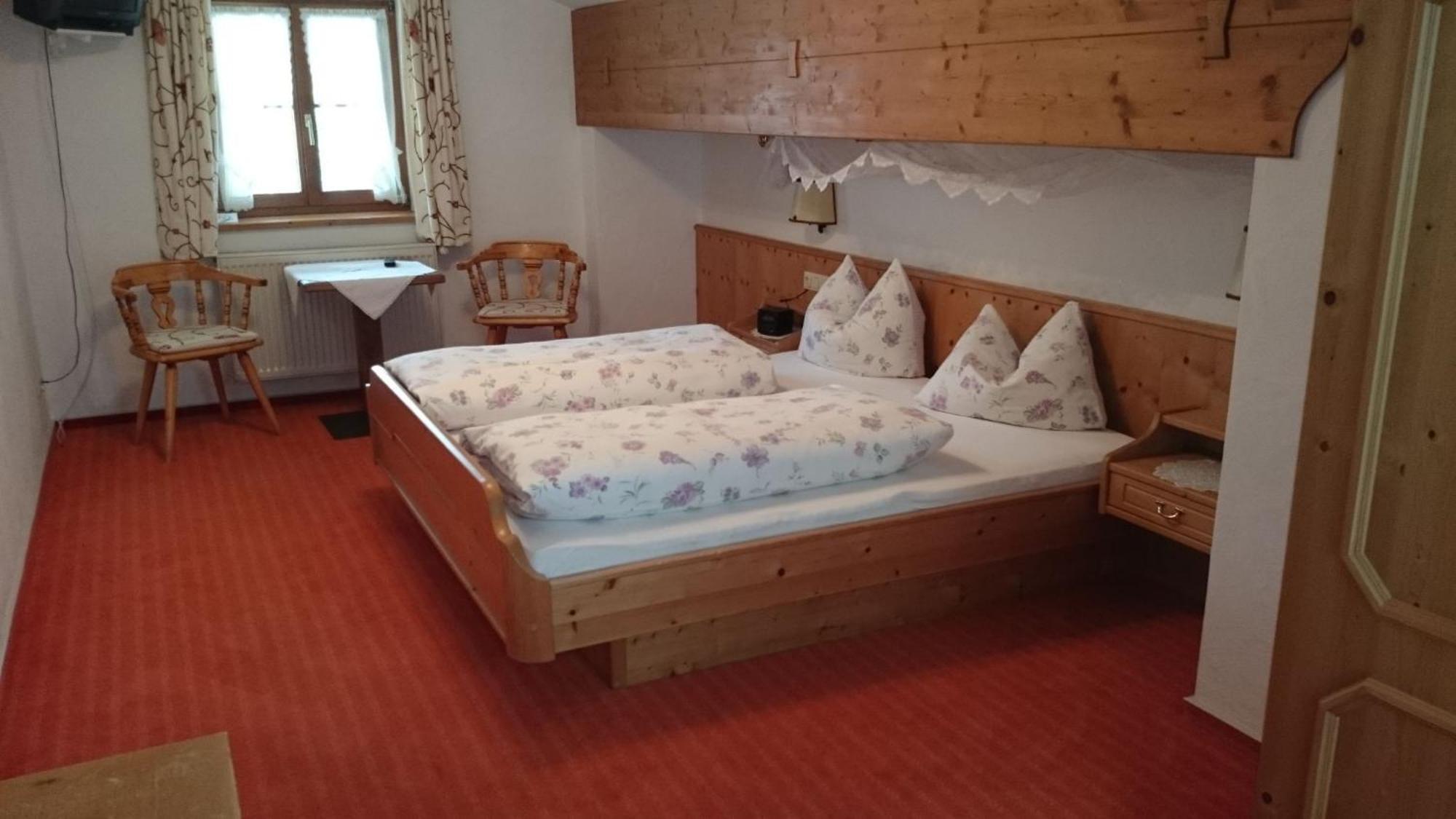 Zum Schweizerbartl Motel Garmisch-Partenkirchen Ruang foto