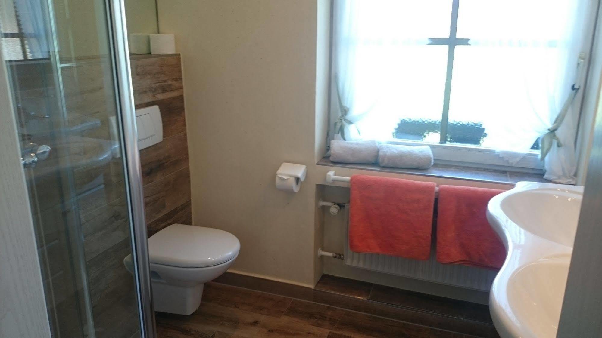 Zum Schweizerbartl Motel Garmisch-Partenkirchen Bagian luar foto